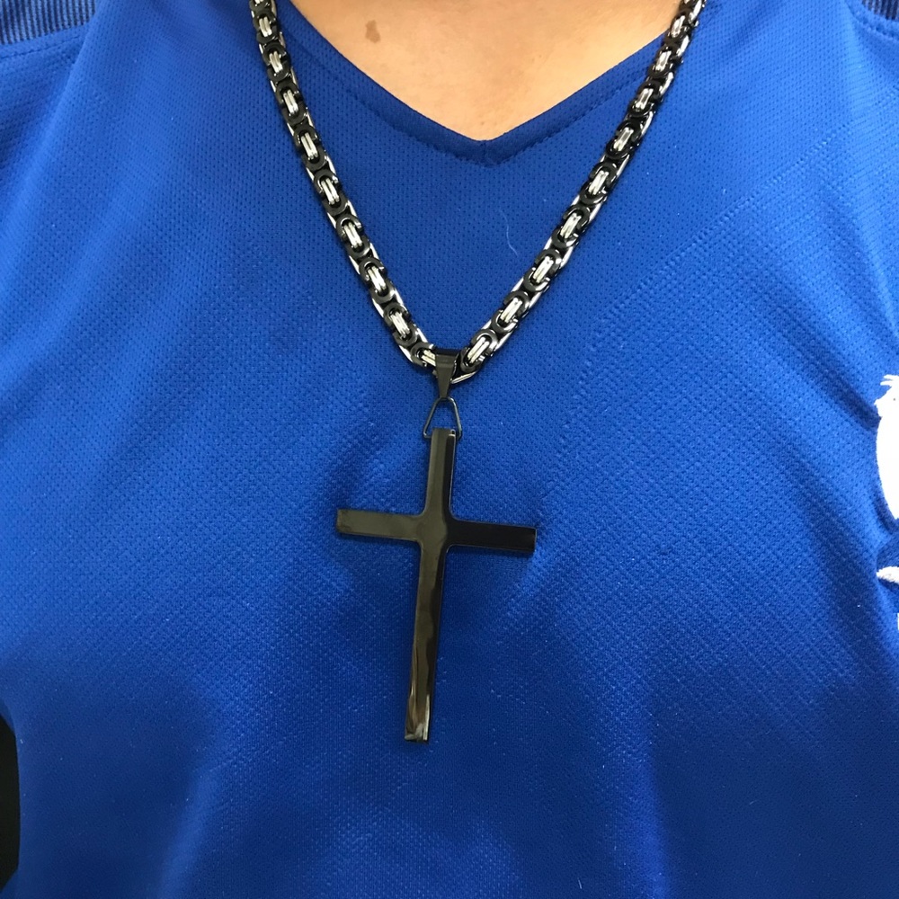 Men’s stainless steel cross pendant necklace